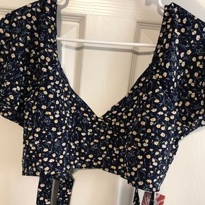 Floral cropped back tie blouse